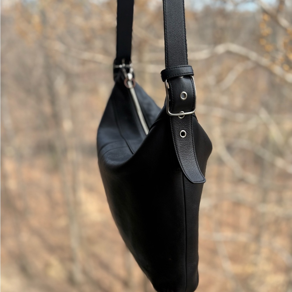 Vintage Coach Legacy Black Slim Duffle Bag | 9188 | Adjustable Strap | GUC - Picture 4 of 13